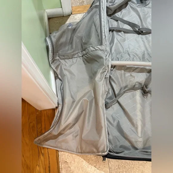 Travelpro Maxlite 5 Carry-On Rolling Garment Bag - Picture 12 of 14